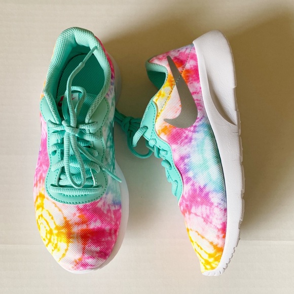 nike tanjun print tie dye